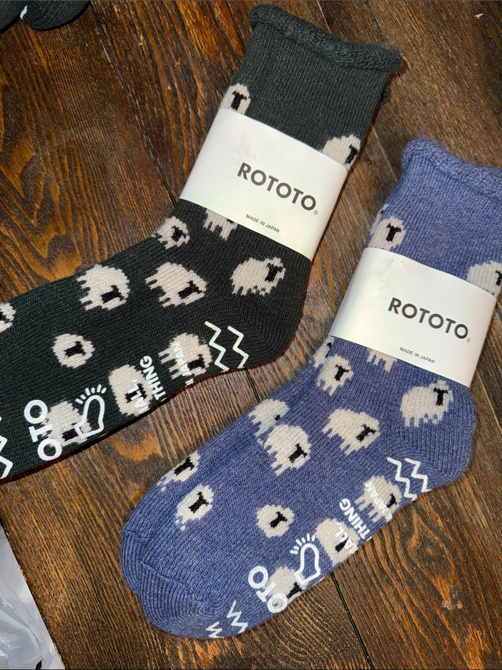 Rototo PILE ROOM SOCKS "SHEEP"
